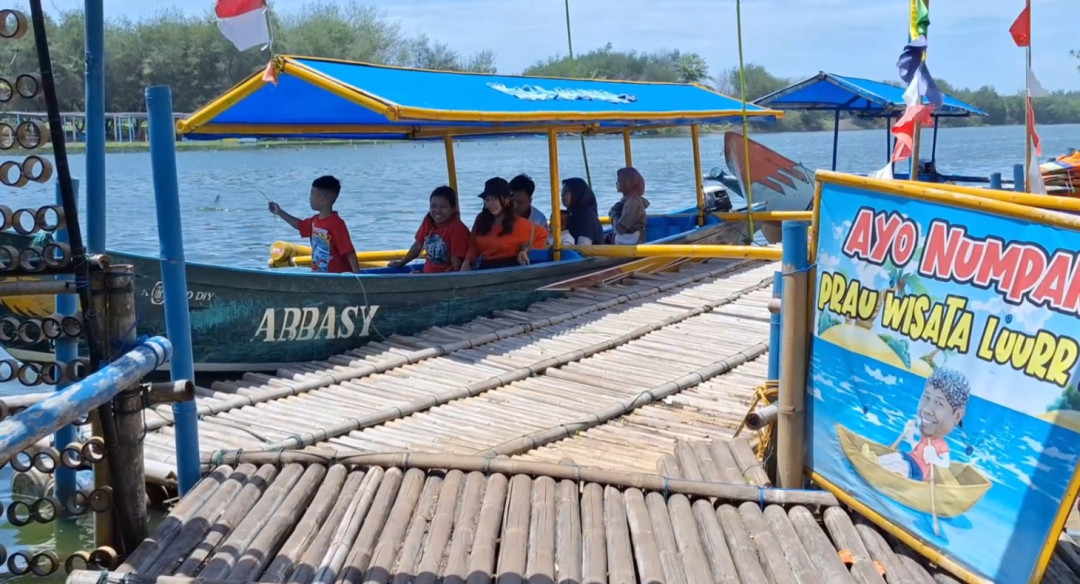 Wahana Perahu Wisata di Pantai Glagah Kulonprogo, Cocok untuk Liburan Keluarga