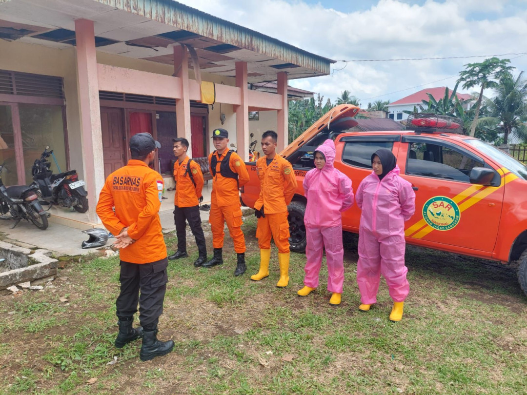 Tim SAR Evakuasi Jenazah Lansia dari Jurang Sianok Agam