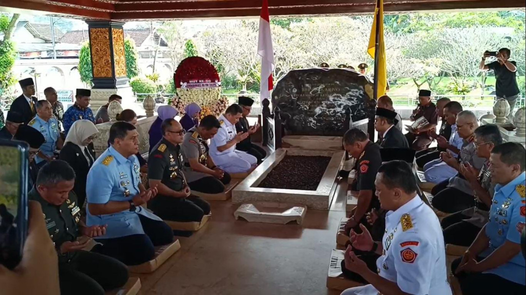 Peringati HUT ke-60, Lemhannas Ziarah ke Makam Bung Karno