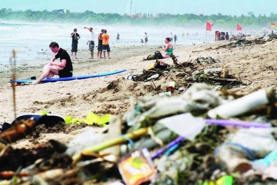 Presiden Prabowo Soroti Sampah di Pantai Bali, Dorong Aksi Bersih-Bersih Massal