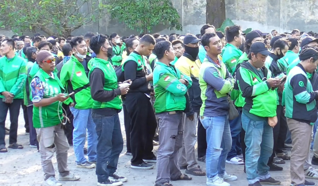 Driver Ojol hingga Kusir Andong Antre THR dari Pengusaha Bakpia