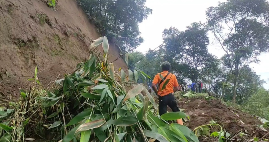 Longsor Tutup Jalur Utama Magelang–Boyolali