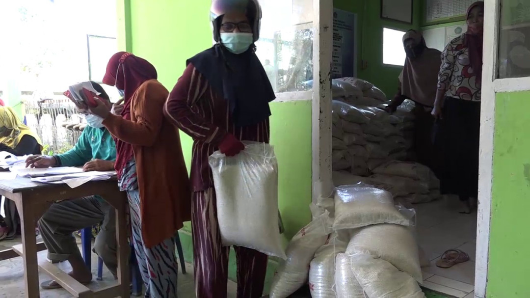 317 Ribu Keluarga di Sultra Terima Bantuan Beras dan Minyak Goreng Jelang Idulfitri 2026