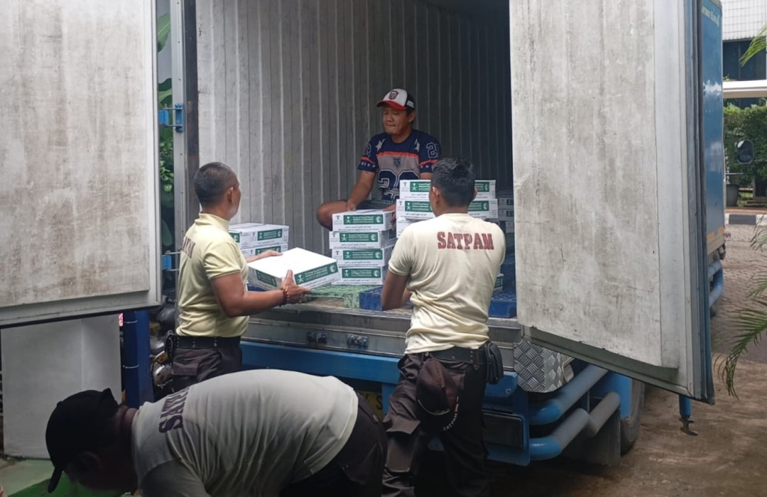 Kemenag Distribusikan 100 Ton Kurma dari Arab Saudi