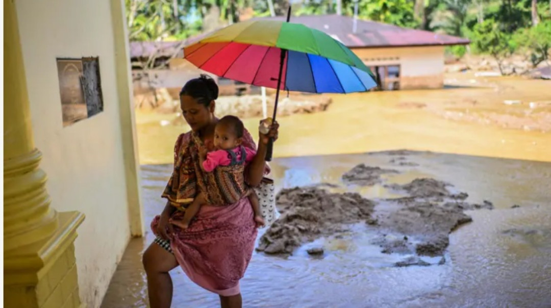 Natal Tanpa Pohon di Balik Lumpur Banjir