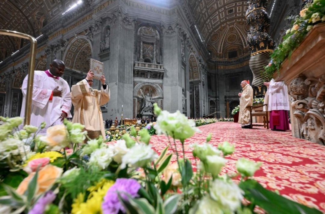 Pesan Paskah Paus: Jangan Takut, Terang Masih Ada