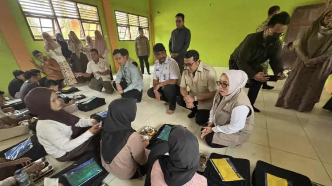 Wapres Gibran Pastikan Hak Pendidikan Siswa Terpenuhi Pascabanjir