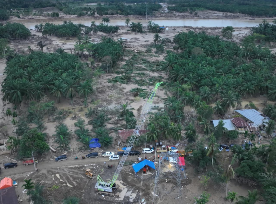 PLN Percepat Pemulihan Listrik Aceh dengan Inovasi Tower Darurat