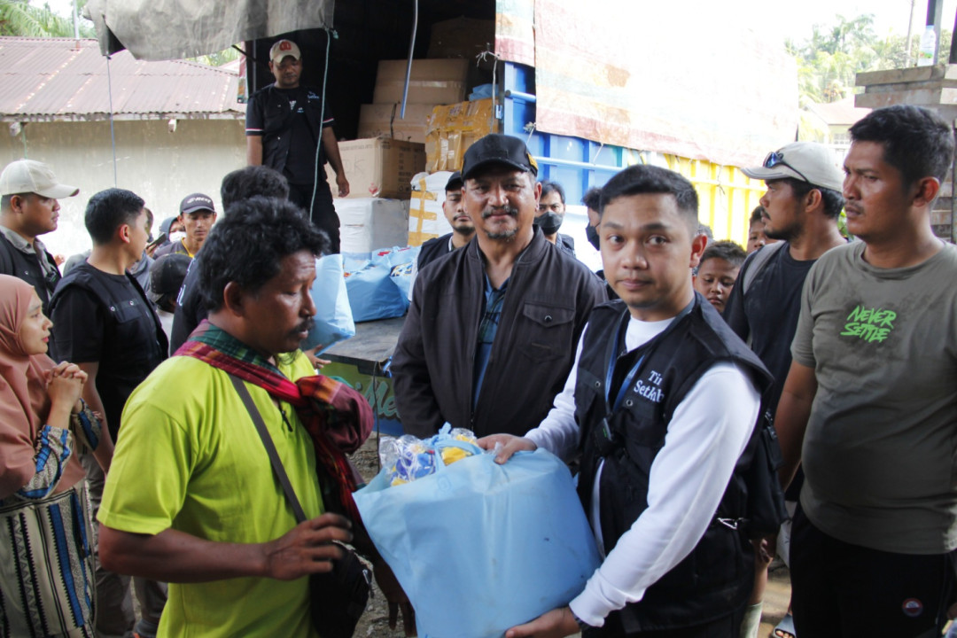 Bantuan 18 Ton Seskab Tiba di Tiga Provinsi Sumatra