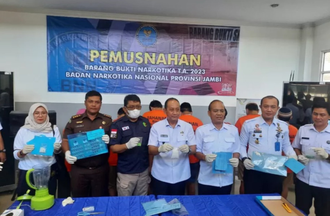 BNNP Jambi Musnahkan Barang Bukti Narkoba dari 7 Tersangka