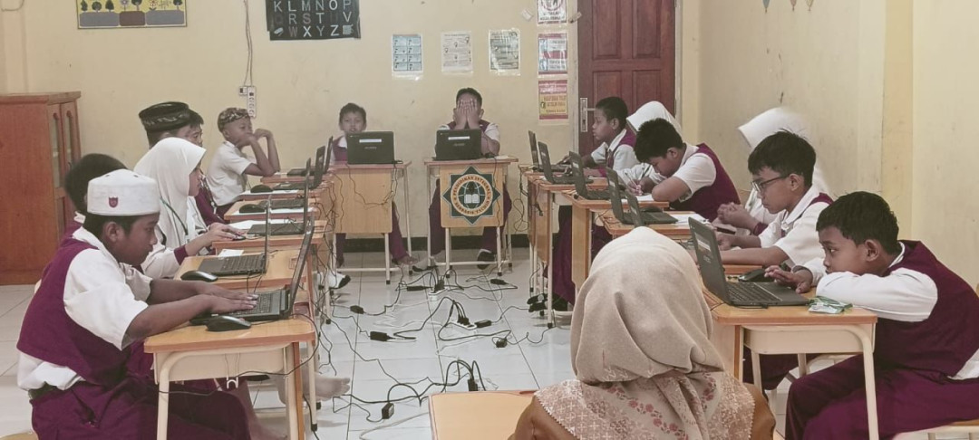 Perjuangan Murid Yapen Ikuti TKA, Seberangi Laut Demi Ujian