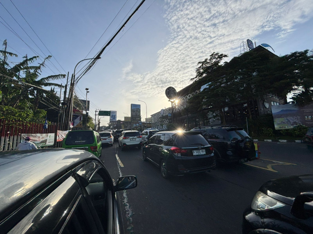 One Way Jakarta-Puncak Dimulai, Simpang Ciawi Tersendat