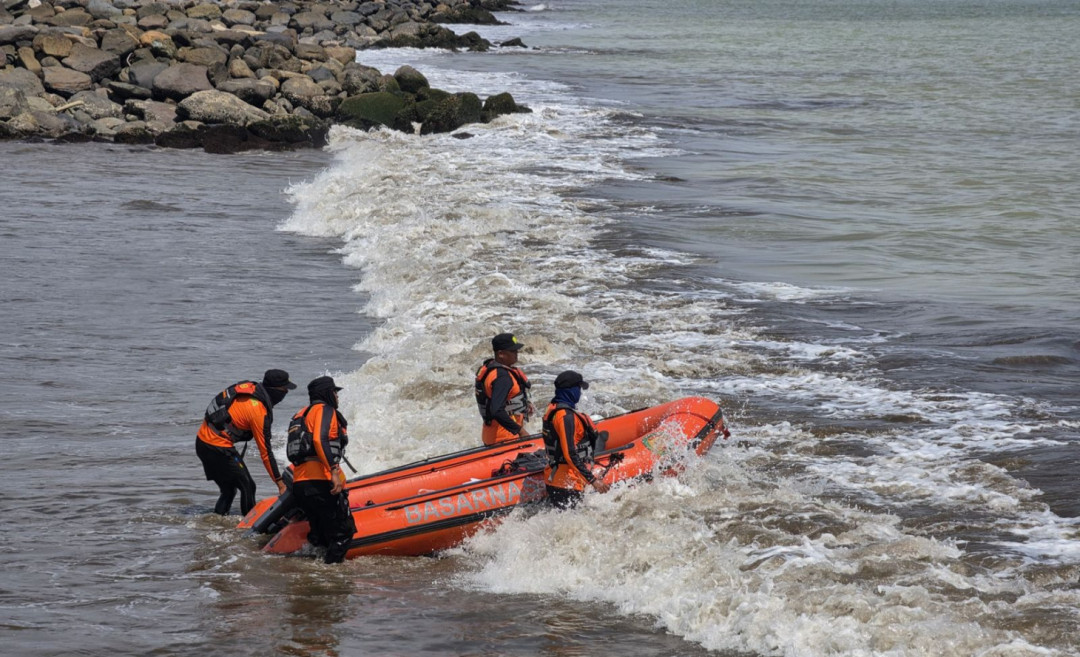 Dua Bocah Hanyut di Pantai Ulak Karang Padang Belum Ditemukan