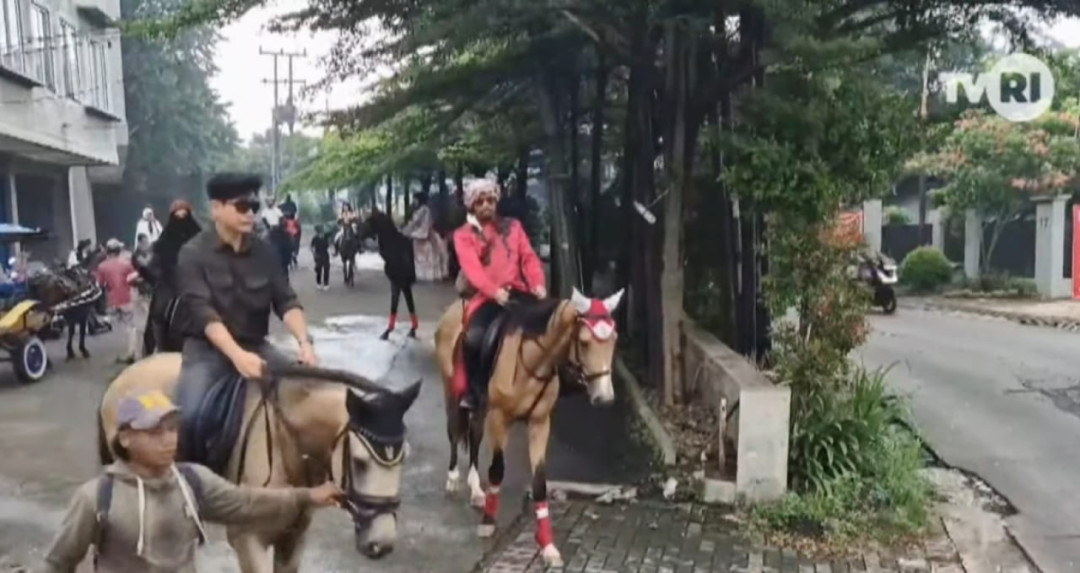 Puluhan Warga Depok Gelar Tarhib Ramadan dengan Berkuda
