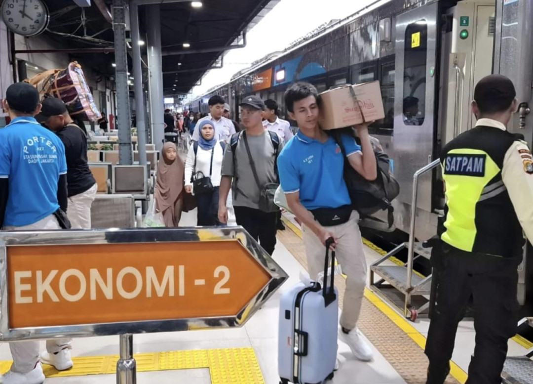 Arus Balik Imlek, KAI Catat 38.793 Penumpang Tiba di Jakarta