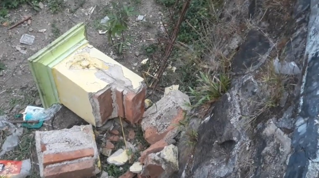 Seorang Pelajar Tewas Akibat Pagar Beton Roboh