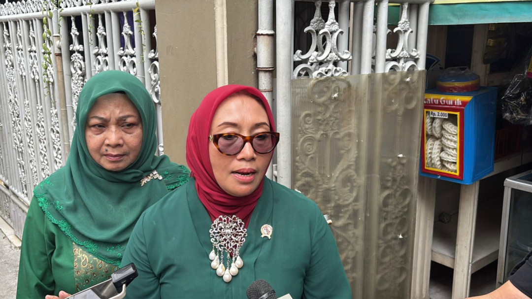Menteri PPPA Usulkan Gerbong Wanita KRL Ditempatkan di Tengah Rangkaian