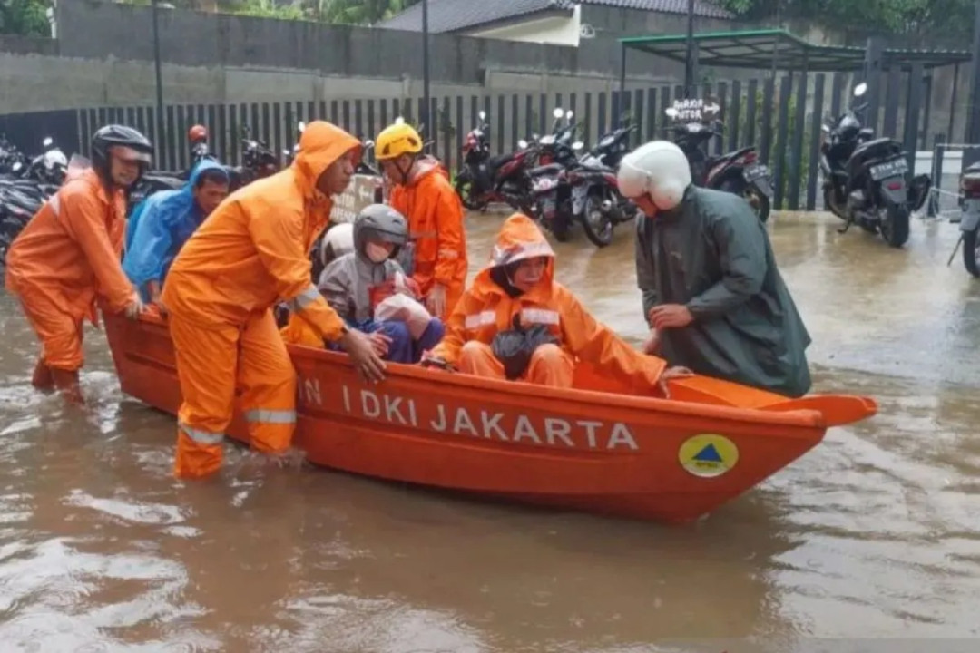 14 RT di Jakarta Masih Tergenang, Ratusan Warga Mengungsi