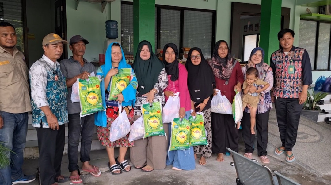 Kemensos Salurkan Ratusan Paket Sembako untuk Warga Terdampak Banjir di Banjarbaru