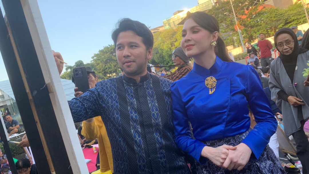 Ratusan Perupa Melukis Bersama di Alun-Alun Kota Surabaya Bertajuk Beauty of Balai Pemuda