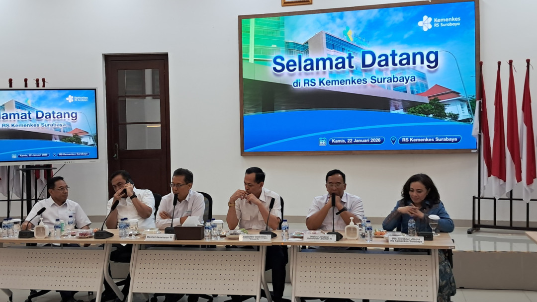 Tinjau RS Kemenkes Surabaya, Menkes Siapkan Jalur Cepat Dokter Spesialis