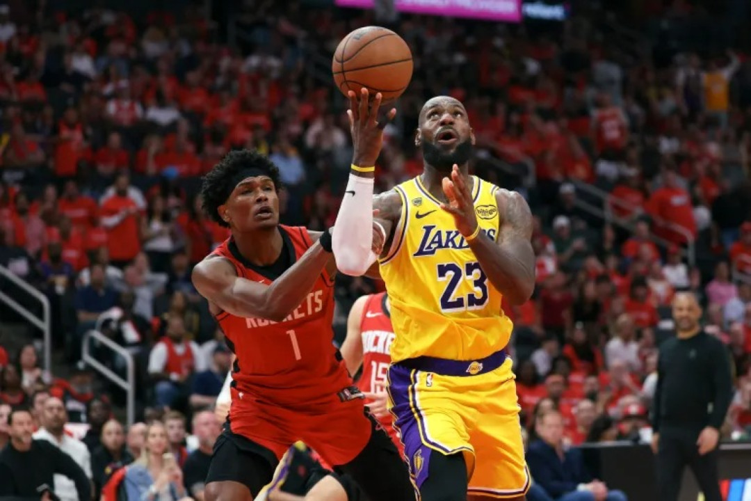 NBA Basket: Lakers Taklukkan Rockets 3-0