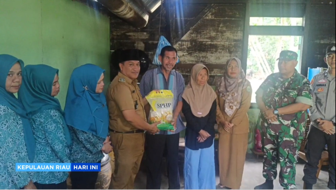 Pemdes Tanjung Harapan Salurkan Bantuan Korban Puting Beliung