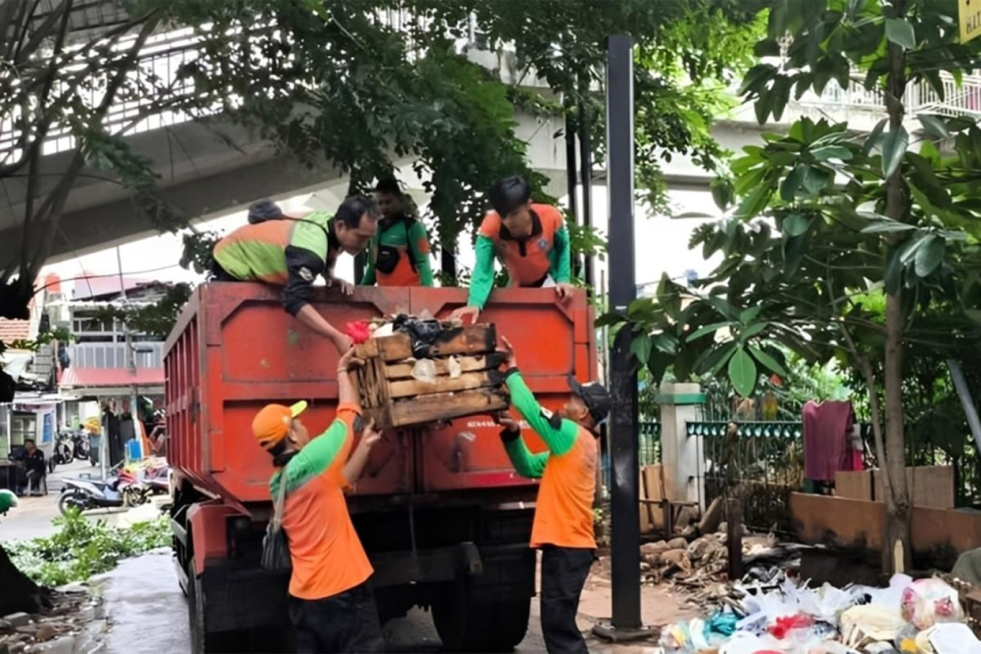 Sudin LH Jaksel Kerahkan 190 Truk Percepat Pengangkutan Sampah