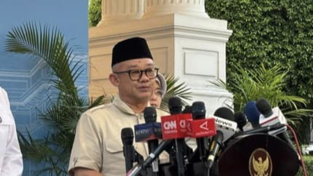 Mendikdasmen: Presiden Akan Umumkan Bantuan Guru Honorer pada Hardiknas 2025