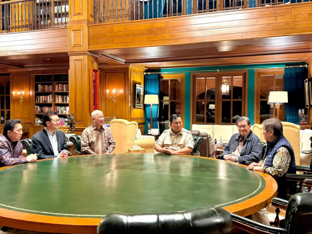 Presiden Prabowo Bahas Ekonomi Nasional dengan Prajogo hingga Anthony Salim