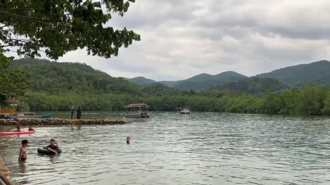 Libur Lebaran, Pantai Anggalo Konawe Jadi Magnet Wisata Keluarga