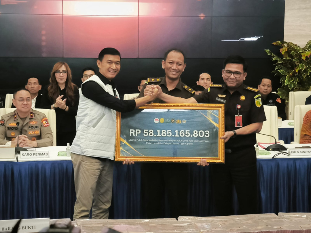 Bareskrim Serahkan Uang Rp58,1 Miliar Hasil Judol ke Kejagung