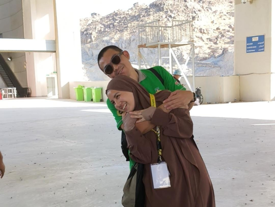 Rampungkan Ibadah Haji, Tya Ariestya Ajak Gen Z Muslim Segera Menyusul