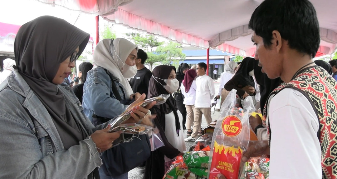 Warga Banjarmasin Serbu Gerakan Pangan Murah TVRI Kalsel
