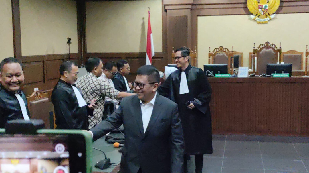 Hasto Kristiyanto Jalani Sidang Lanjutan, Sejumlah Politisi PDIP Hadir Beri Dukungan