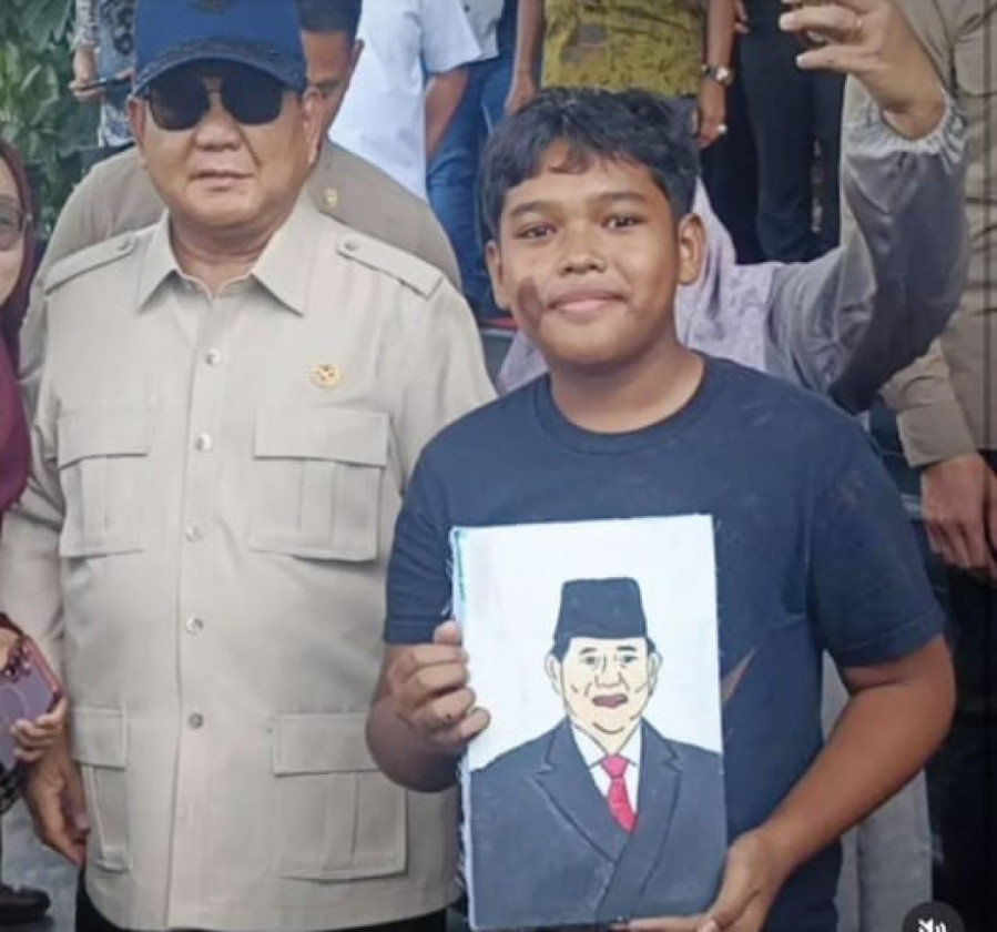 Presiden Prabowo Terima Lukisan Billy, Mimpi Anak Pelukis Sumbar Jadi Nyata