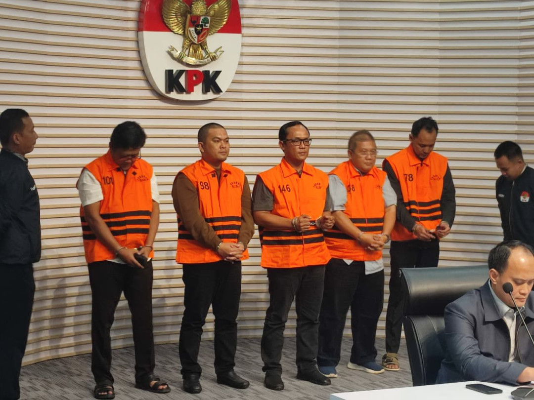 KPK Tetapkan Bupati Lampung Tengah dan Adiknya sebagai Tersangka Suap