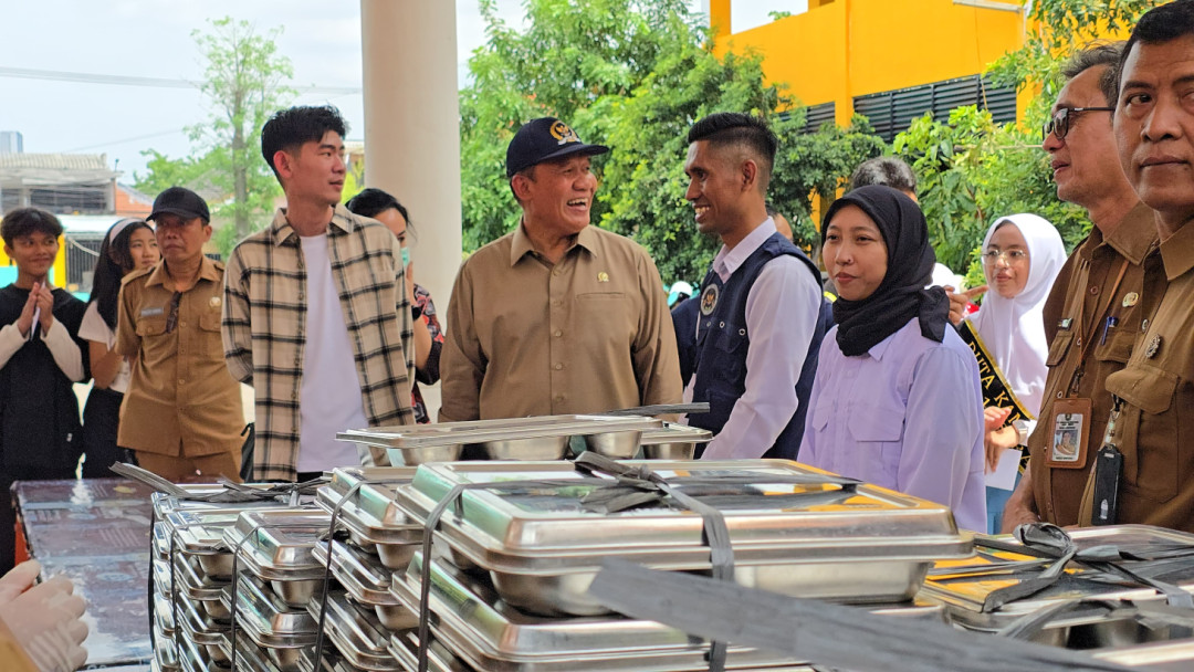 Komisi VII DPR Apresiasi Program MBG di SMAN 10 Surabaya