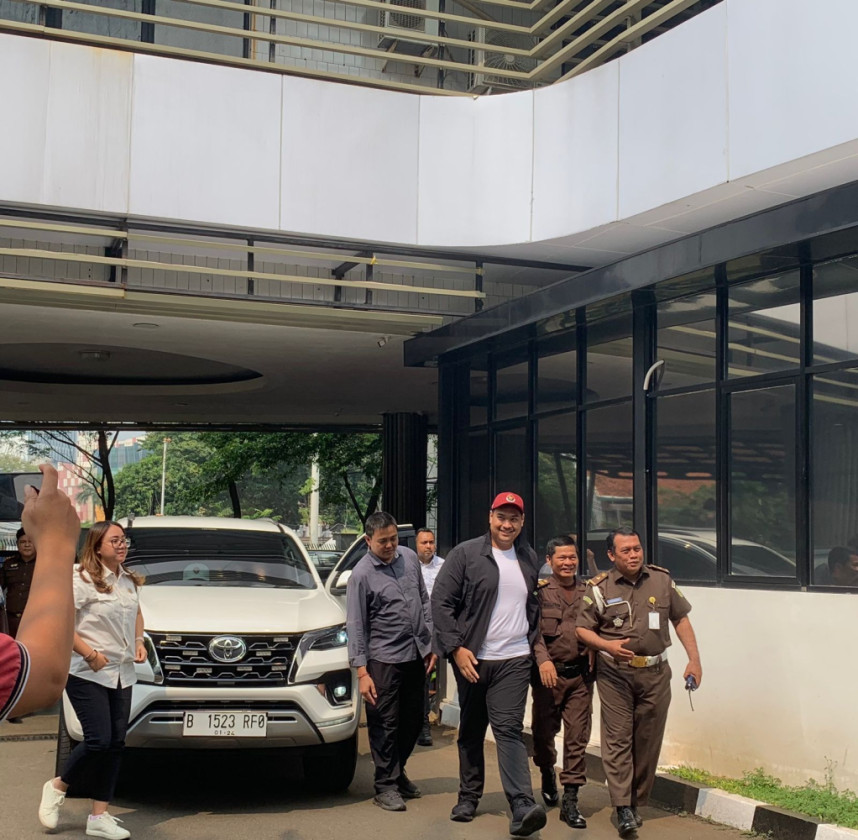 Kasus BTS, Menpora Dito Penuhi Panggilan Kejaksaan Agung