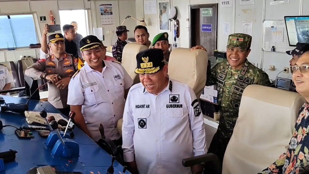 Gubernur Babel Tinjau Arus Nataru 2026 di Pelabuhan Tanjung Kalian