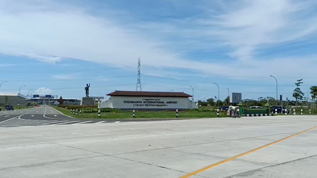 Parkir di Bandara YIA Kini Tak Bisa Bayar Cash