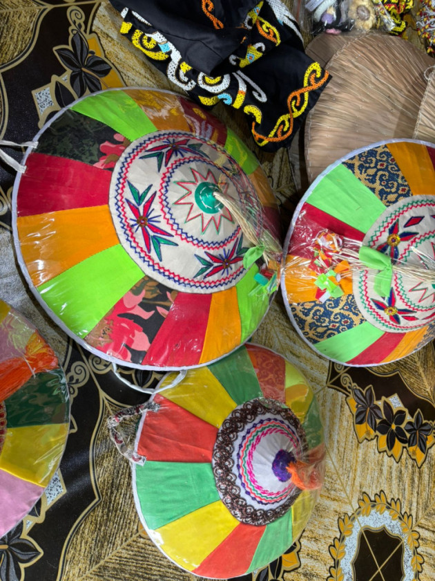 Minim Regenerasi, Kerajinan Manik-Manik Dayak Kian Terpinggirkan