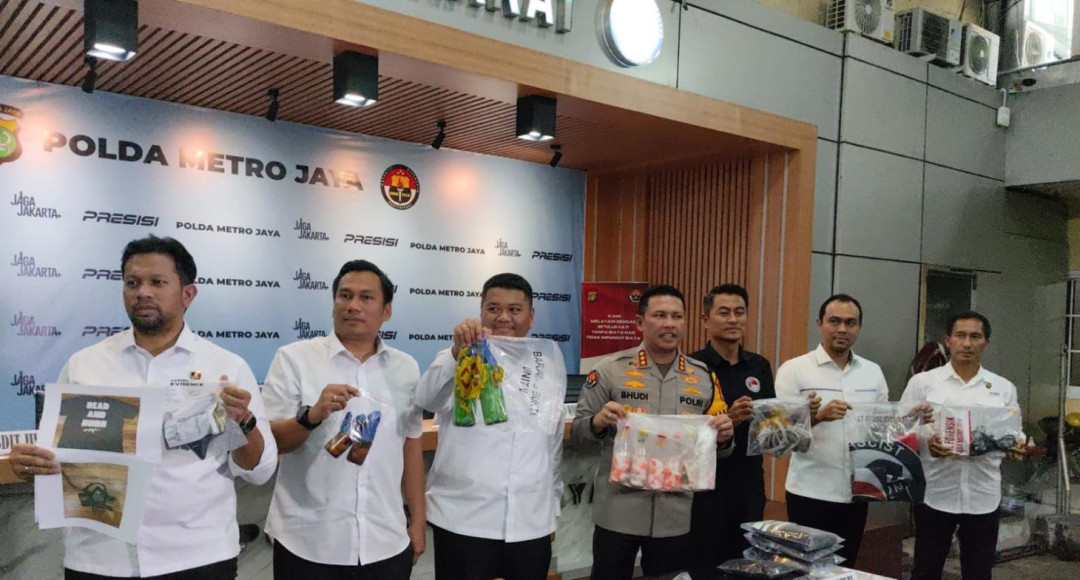 Polisi Tangkap Pelaku Teror Online dan Perencana Aksi Anarkis