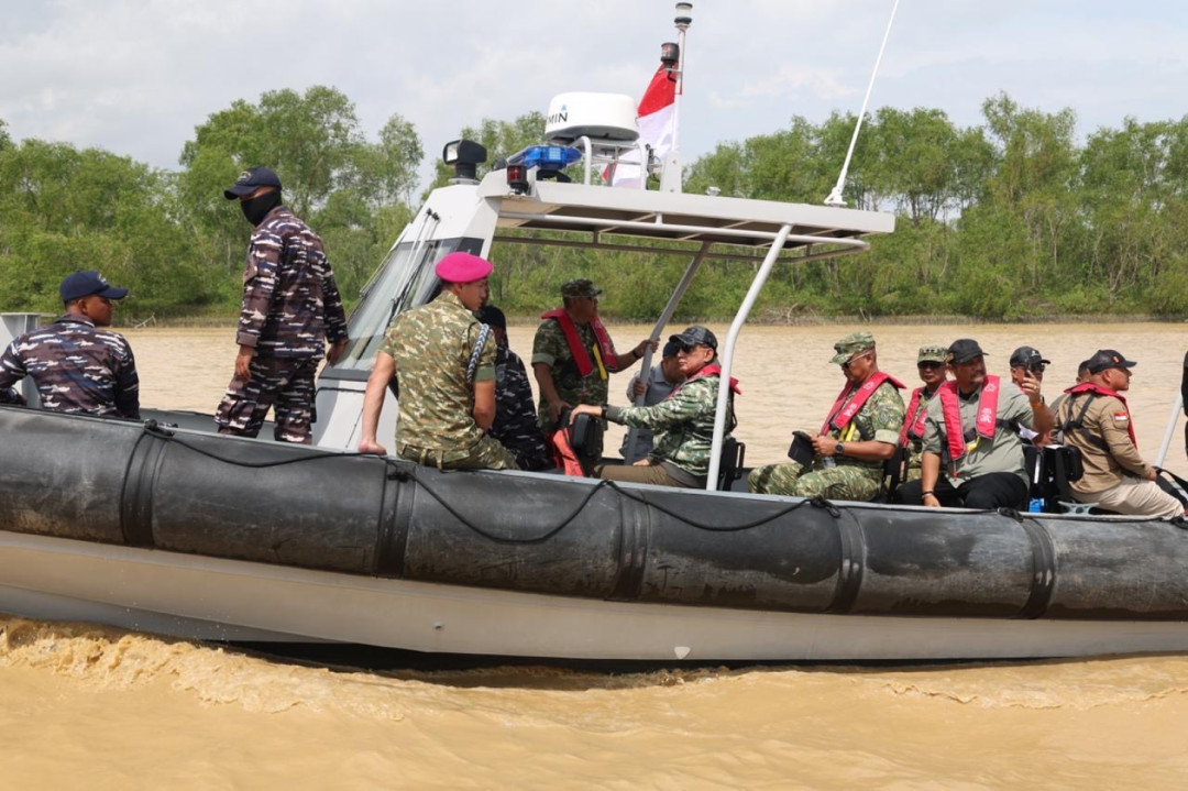 Menhan Sjafrie Tinjau Normalisasi Sungai Aceh Tamiang