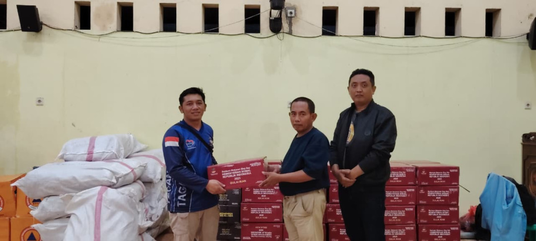 Kemensos Salurkan Bantuan untuk Korban Banjir Situbondo