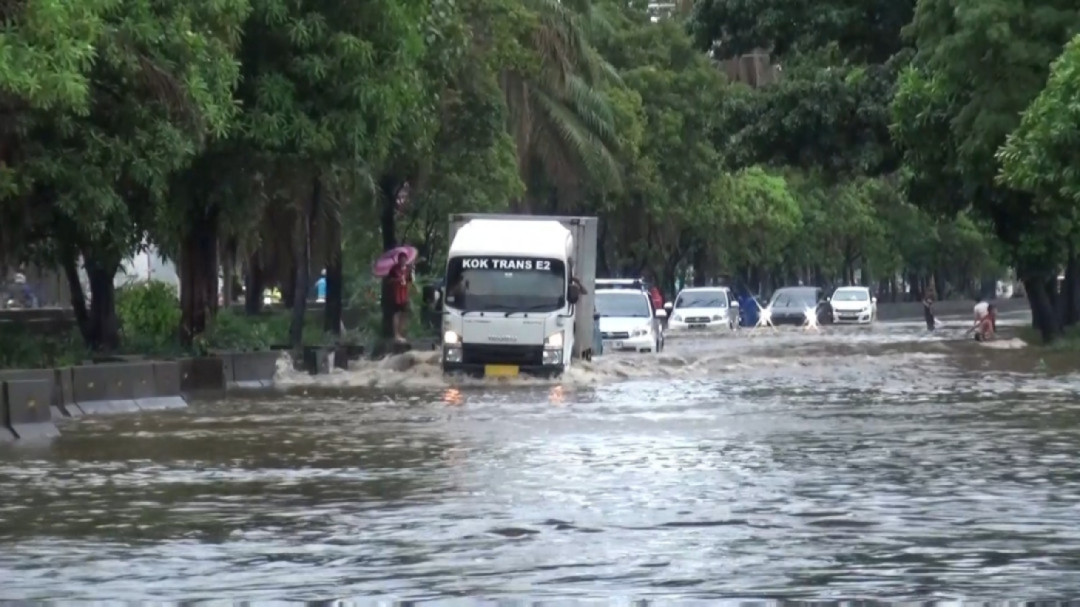 Hujan Deras Guyur Jakarta, 6 RT di Jaksel Tergenang hingga 95 cm