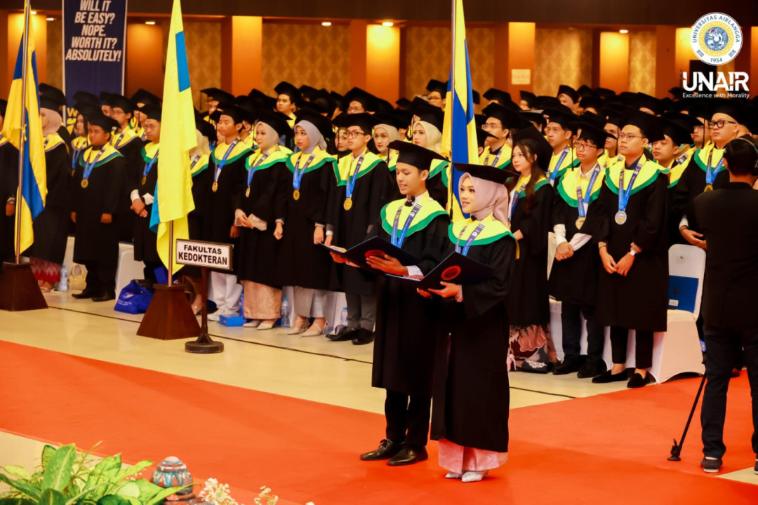 Wisuda ke-261 UNAIR: Sekolah Pascasarjana Luluskan 155 Wisudawan Berdampak