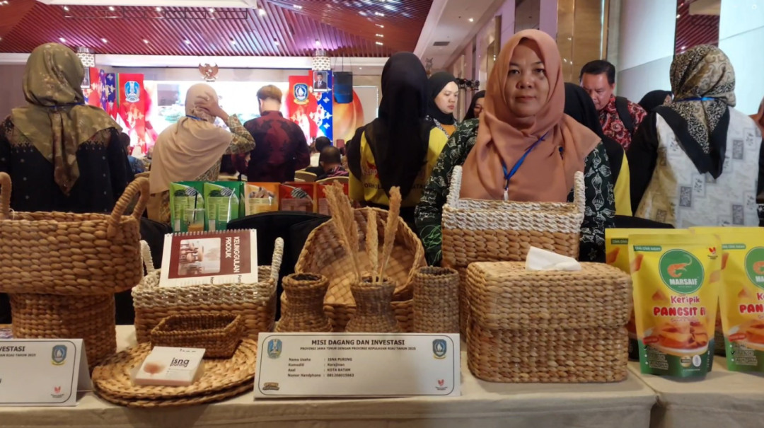 Kreativitas Ibu Rumah Tangga Sulap Eceng Gondok Jadi Produk Bernilai Ekspor