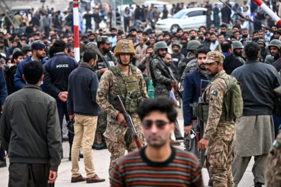 Bom Bunuh Diri Guncang Masjid Islamabad
