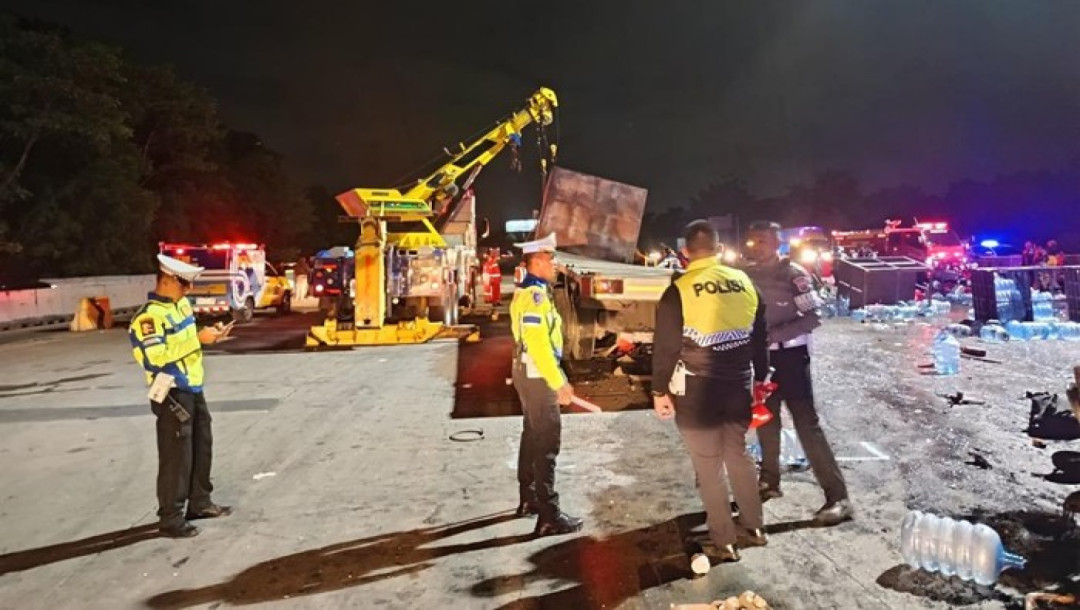 Kecelakaan Beruntun di Gerbang Tol Ciawi